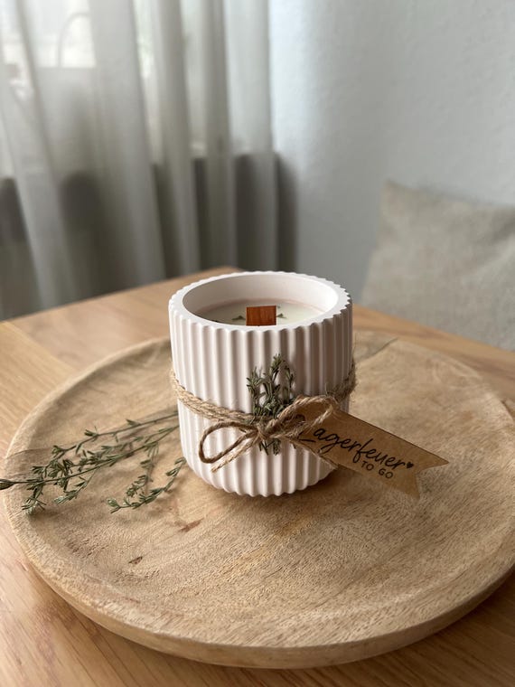 Kerze mit Holzdocht