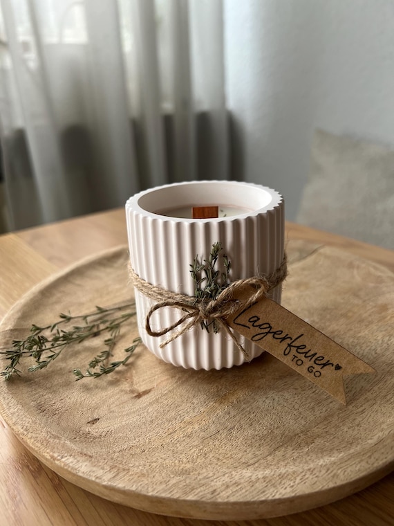Kerze mit Holzdocht
