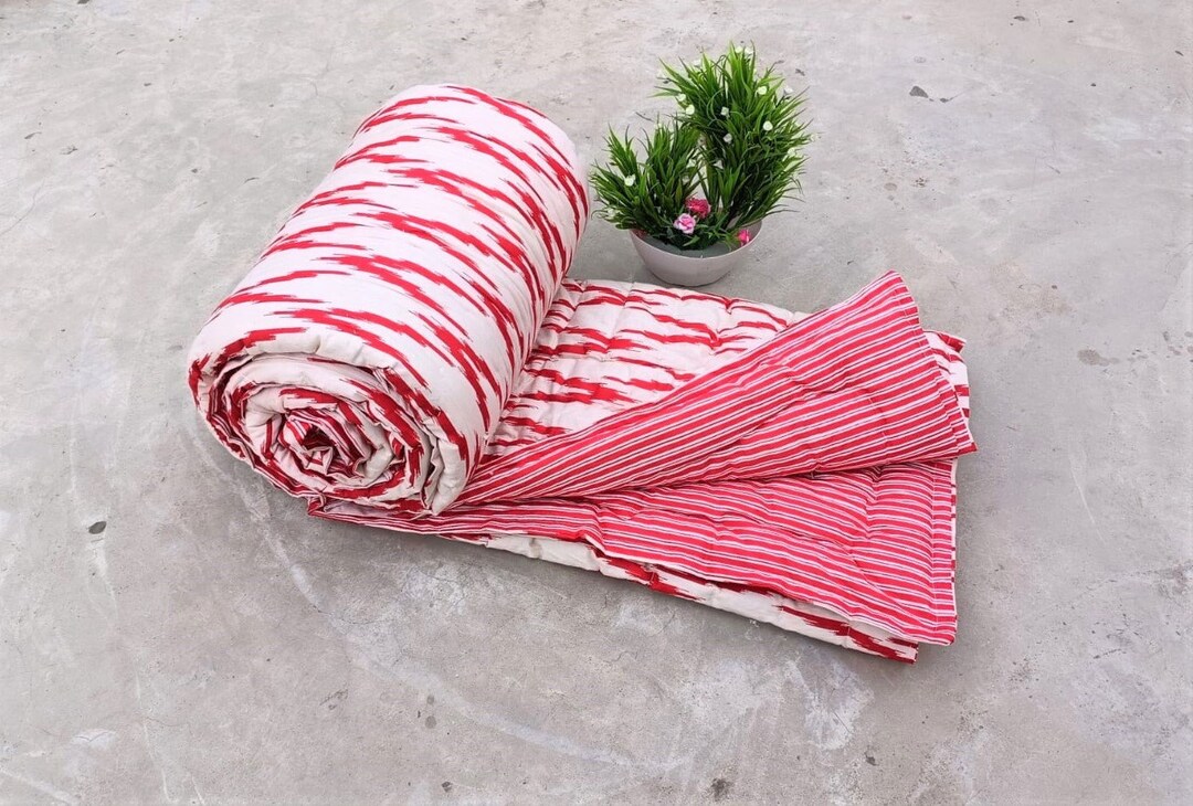 Winter Ikat Pint Warm Razai Quilt Indian Cotton Handmade Quilted Razai Throw Bedspread Queen