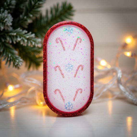 Handgefertigter Weihnachtsteller aus Resin – roter Glitzerrand, Zuckerstangen & Schneeflocken | Winter Deko Tablett | Christmas Gift