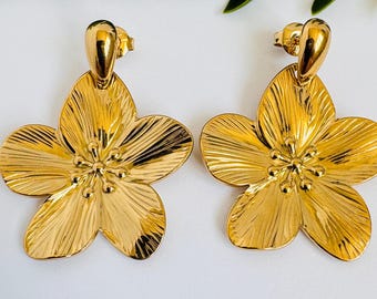 Boucles d'oreilles fleuries | Pendentif en or 18 carats | Boucles d'oreilles audacieuses | Cadeau pour elle