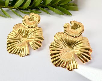 Boucles d'oreilles florales dorées | Bijoux suspendus 18 carats