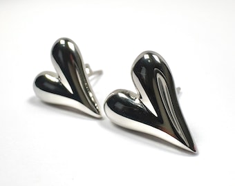 Clous d'oreilles coeur en argent | Montants en acier inoxydable | Boucles d'oreilles confortables au quotidien