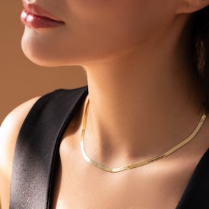 Collana a serpente in oro 14k, delicata collana a spina di pesce, girocollo a catena a serpente, collana a catena in oro, collana per tutti i giorni da donna