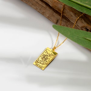 Collar de tarot de oro de 14K, joyería espiritual, collar de cartas de tarot, colgante de etiqueta de tarot delicado, collar de amuletos de tarot, regalo para el mejor amigo