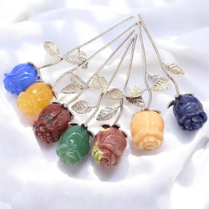 Elegant Rose Quartz Crystal Flower – Hand-Carved Gemstone Décor & Jewelry Gift