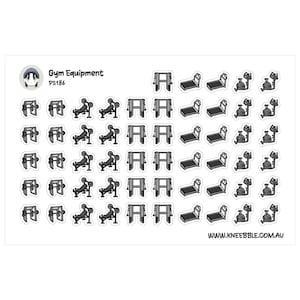 Puede incluir: Hoja de pegatinas con ilustraciones en blanco y negro de equipos de gimnasio. Incluye dibujos de bancos de pesas, cintas de correr, bicicletas estáticas y otras máquinas de ejercicio. El texto "Gym Equipment" y "PS186" están en la parte superior. El sitio web www.kneebble.com.au está en la parte inferior.