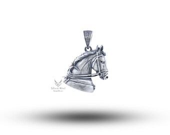 Colgante de caballo en plata de ley 925