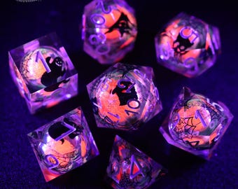 Juego de dados fantasma que brillan en la oscuridad: dados de resina de borde afilado hechos a mano, para juegos de rol, mazmorras y dragones, regalos DND, regalo para jugadores.