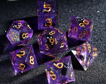 Conjunto de dados mágicos de gato preto - Dados de resina com borda afiada feitos à mão, RPG, Dungeons and Dragons, presentes DND, presente para jogadores, dados com núcleo líquido