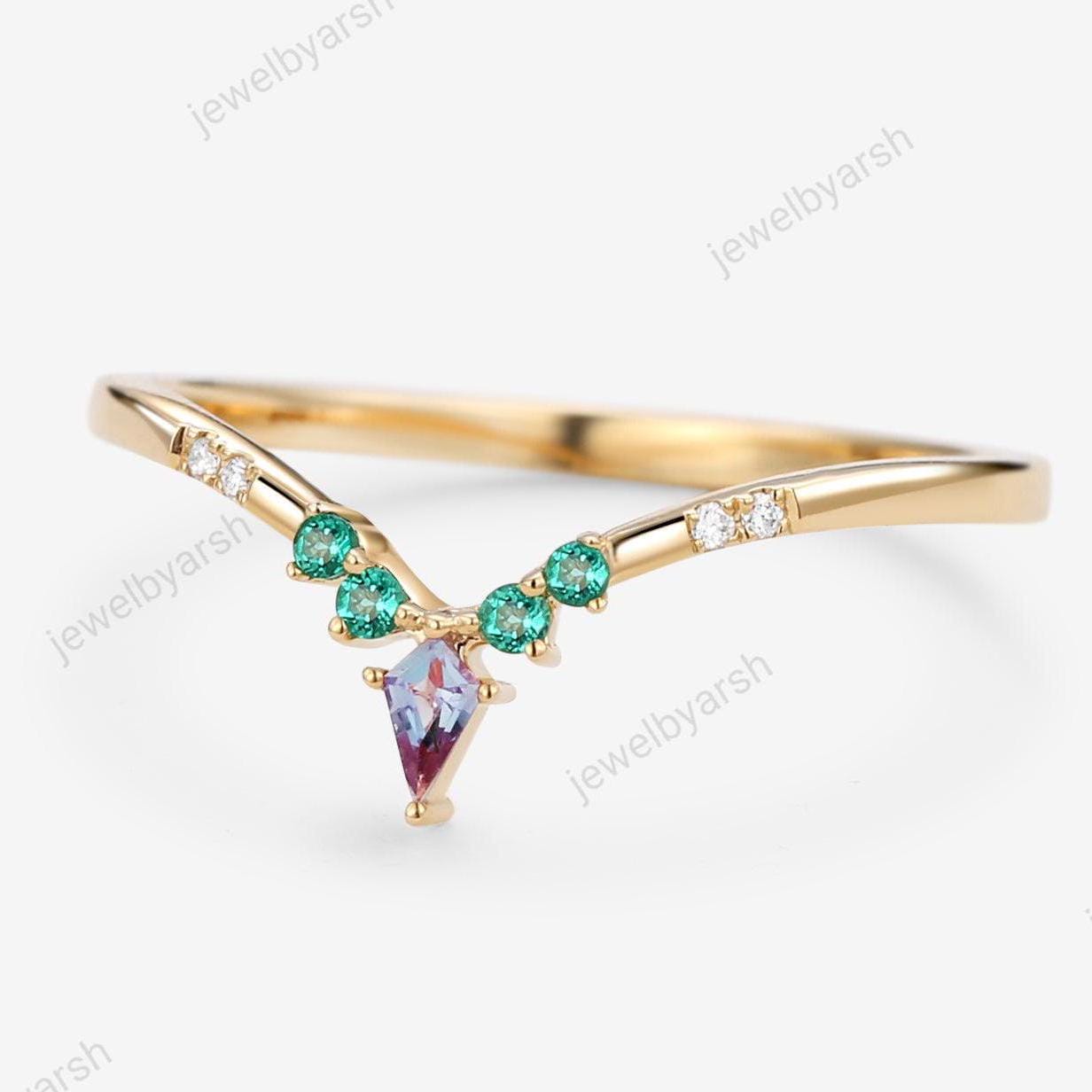 Kite Cut Alexandrite Curved Wedding Band,  Unique Yellow Gold Diamond Ring, Women Diamond Pave Ring, Band Bridal Stacking Match Promise Gift