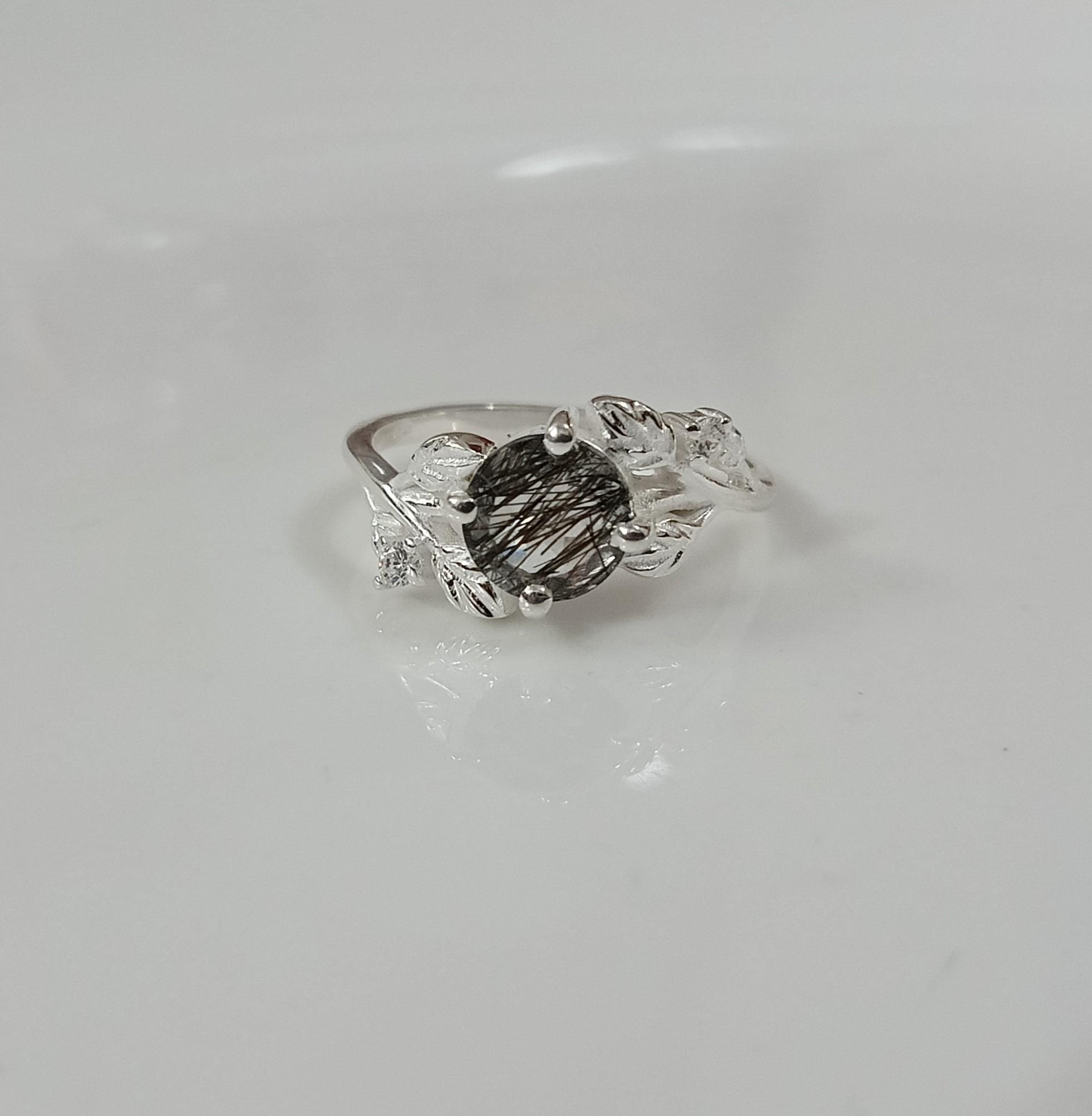 Salt & Pepper Round Cut Engagement Ring: Sterling Silver Leaf Band, Finger Wear