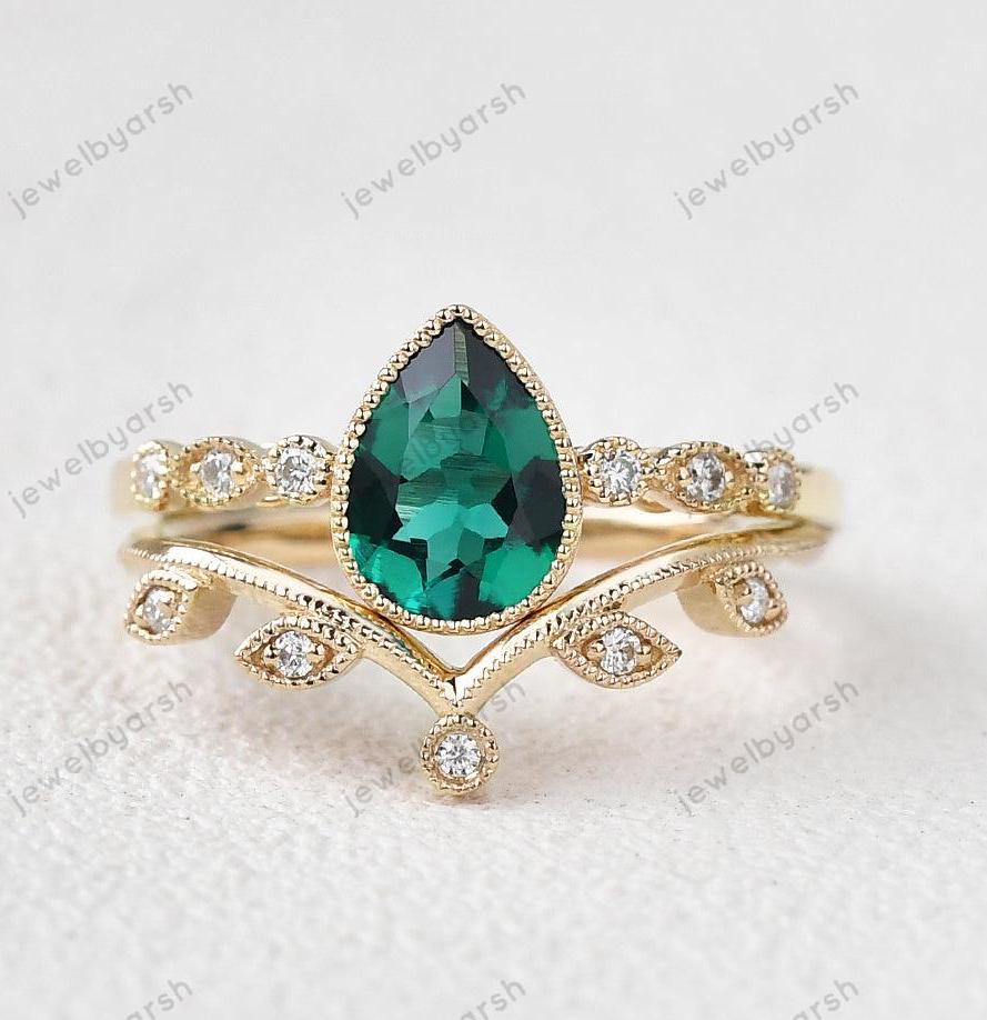 Pear Cut Emerald Engagement Ring Set, 1.5ct Lab Created Emerald Ring Set, 925 Sterling Silver Bridal Jewelry, May Birthstone Ring Set