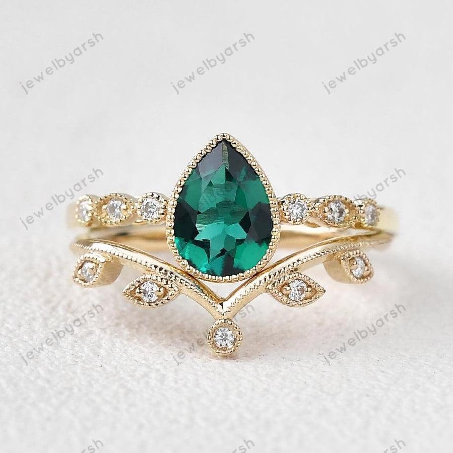 Pear Cut Emerald Engagement Ring Set, 1.5ct Lab Created Emerald Ring Set, 925 Sterling Silver Bridal Jewelry, May Birthstone Ring Set