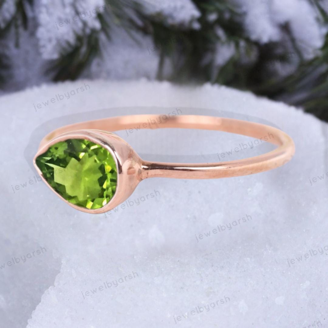 Pear Shape Green Peridot Ring, Single Gemstone Ring, August Birthstone Promise Ring, Gold Wedding Jewelry, Simple Design Ring, Gift For Love