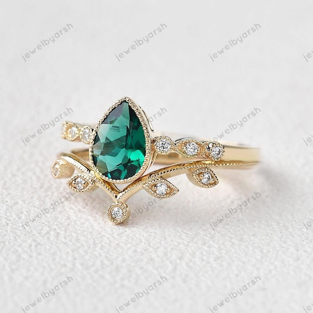 Pear Cut Emerald Engagement Ring Set, 1.5ct Lab Created Emerald Ring Set, 925 Sterling Silver Bridal Jewelry, May Birthstone Ring Set