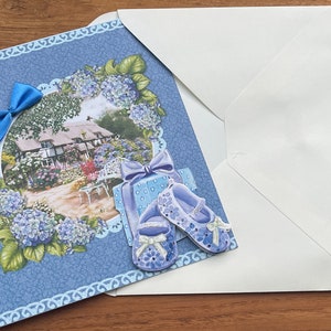 Tarjetas de felicitación con detalles e individualizadas.