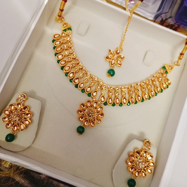 Green Bridal Choker Necklace Earring Set/ Indian Pearls Fancy Choker Necklace Studs Set/ Indian Wedding Jewelry Set/ Sari Jewelry Set