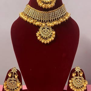 Conjunto de gargantilla Kundan/gargantilla con pendientes/maangtika/kundan jhumka/collar kundan/gargantilla/gargantillas/conjunto de gargantilla para mujer/gargantilla de novia