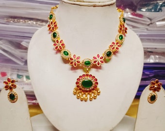 Conjunto de joyas chapadas en oro del templo /Collar del sur de la India / Collar de gargantilla / Conjunto de gargantillas / Vintage / Joyería de Bollywood / Joyería india / Regalos