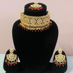 Conjunto de gargantilla Kundan/gargantilla con pendientes/maangtika/kundan jhumka/collar kundan/gargantilla/gargantillas/conjunto de gargantilla para mujer/gargantilla de novia