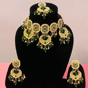 Conjunto de gargantilla Kundan/gargantilla con pendientes/maangtika/kundan jhumka/collar kundan/gargantilla/gargantillas/conjunto de gargantilla para mujer/gargantilla de novia