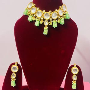 Conjunto de gargantilla Kundan/gargantilla con pendientes/maangtika/kundan jhumka/collar kundan/gargantilla/gargantillas/conjunto de gargantilla para mujer/gargantilla de novia