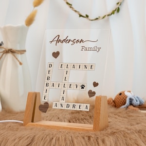 Luz nocturna con diseño de Scrabble, lámpara de crucigrama familiar, arte con nombre familiar, regalo para abuelos y mamá, marco con impresión de letras, regalo de inauguración de la casa