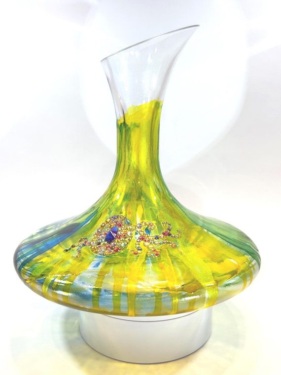 Wide Base “Eye Spy” Wine Decanter