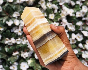 Zebra Honey Calcite Tower: Natural Stone Obelisk (155MM)