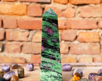 Ruby in zoisiettoren: groene en roze obelisk, genezend kristal (175 mm)