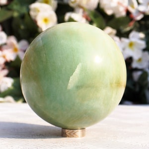 Natural Green Aventurine Sphere: Healing Crystal Decor (95MM)