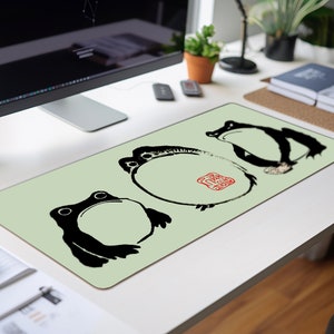Frog Mousepad Green Desk Mat Aesthetic, Grumpy Frog Large Computer Mat Japanese Mouse Pad For Office Desk Gaming Mousepad Cute Deskmat Japan