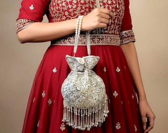 Bolso Potli adornado con lentejuelas y perlas / Bolso de mano para bodas indias