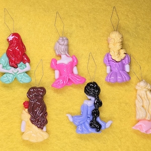 Needle Minder & Threader * Disney Princess * Magnetic Minders * Needlework Accessory * Cross Stitch/Embroidery