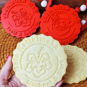 SHIPS FAST! Personalized Custom Mele Kalikimaka Merry Christmas Cookie Cutter Stamp With Your Family Name Includes cutter, stamp & recipe