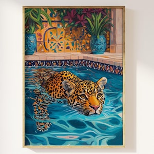 Impresión artística ecléctica de leopardo nadando en la piscina / decoración de leopardo maximalista, azulejos marroquíes, vacaciones, póster divertido de animales alterados, arte de baño