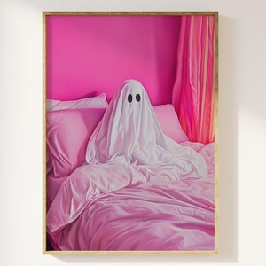 Impression d'art Fantôme dans un lit douillet | impression fantôme ludique rose vif, fantôme relaxant confortable, décoration fantaisiste éclectique amusante, art de la chambre à coucher, effrayant mignon