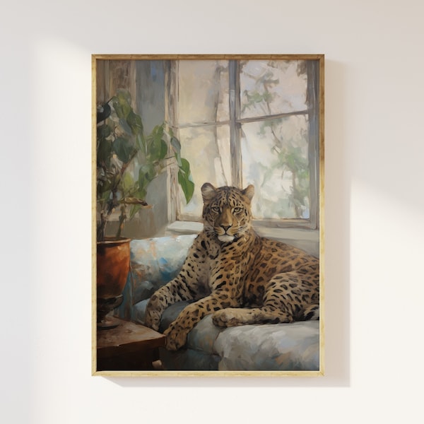 Leopard sitzt auf Sofa im Boho-Stil | Romantik, Ölgemäldestil, Leoparden-Zimmerpflanzen, Vintage-Stil, tropische, maximalistische Kunst