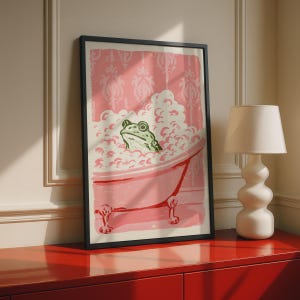 Decoración de pared con rana en la bañera, lámina estilo cottagecore, póster de rana adorable, decoración de baño rosa, arte animal caprichoso, lámina vintage para bañera. imagen 8