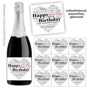 Könnte beinhalten: Eine schwarze Weinflasche mit silbernem Verschluss, ein Etikett mit den Worten "Happy Birthday" und anderem deutschen Text. Enthält einen Bogen Aufkleber mit dem gleichen Design. Der Text "selbstklebend, wasserfest, glänzend" ist ebenfalls sichtbar.