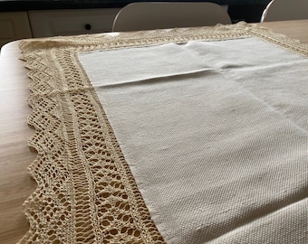 crocheted tablecloth/table runner - vintage - made in the 70s - 80s