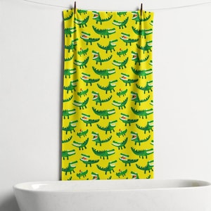 Ręcznik plażowy Laughing Crocodile dla dzieci lub dorosłych Jasnożółty nadruk aligatora Prześcieradło kąpielowe z kreskówkowym motywem zwierząt Letni basen Prezent Motyw dżungli
