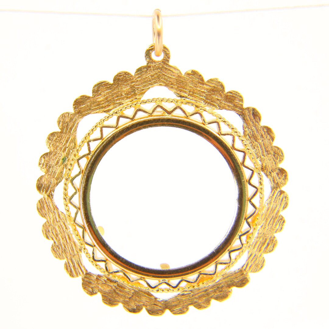 Vintage 9ct Full Sovereign Gold Coin Holder Pendant Hallmarked 9 Carat