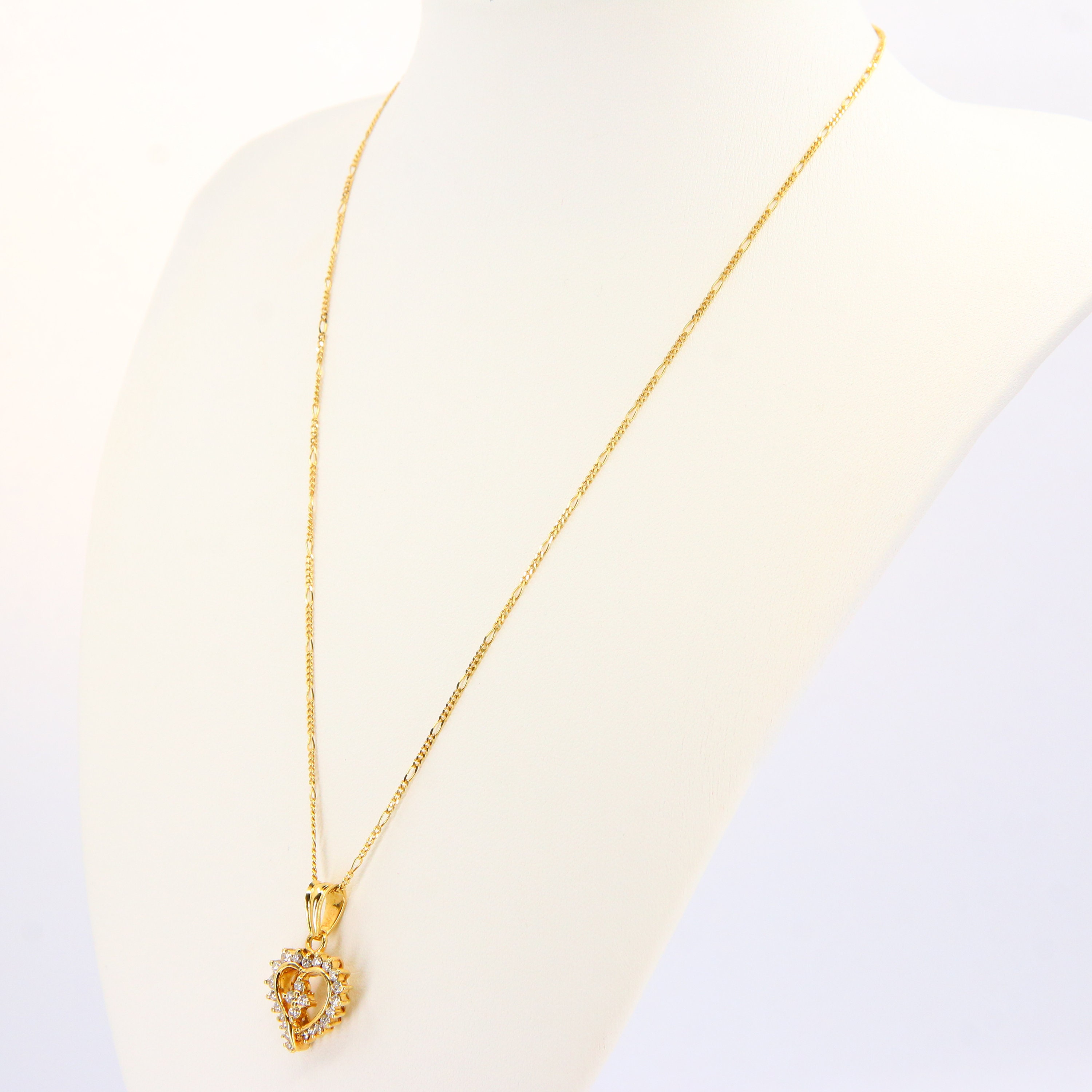 Vintage 18ct Gold Diamond Heart Pendant Necklace Hallmarked