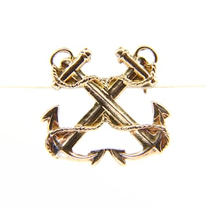 Antyczna broszka marynarki wojennej USA: insygnia ze srebra próby 925 i złota 10K