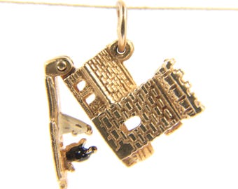 Vintage 9ct Hallmarked Gold Wedding Vows Pendant Opening Church Charm Enamel Detailed