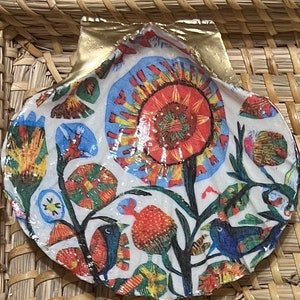 Coastal colorful pattern shell