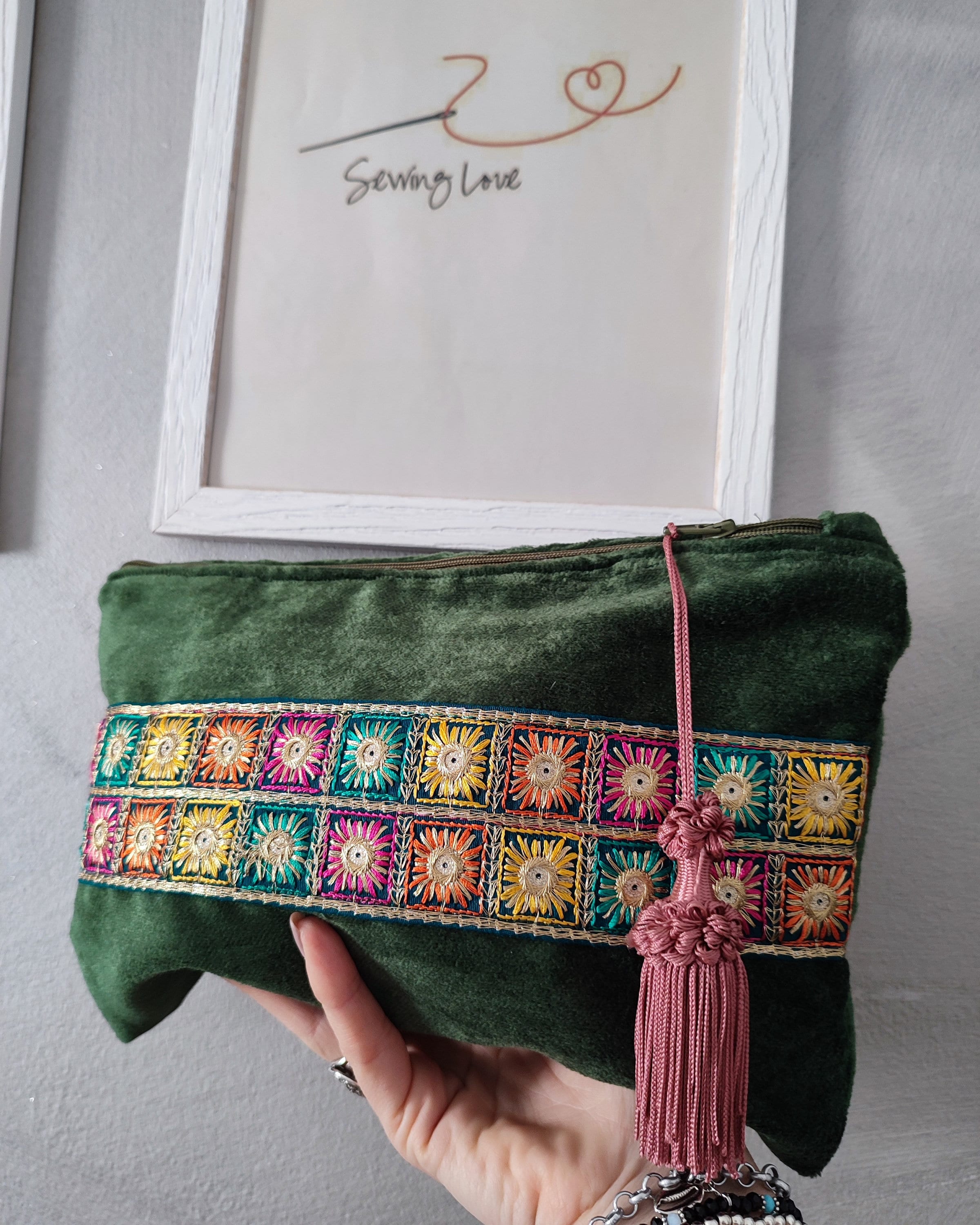 Pochette in Velluto, Personalizzata con Nome Ricamato - Idea Regalo Per