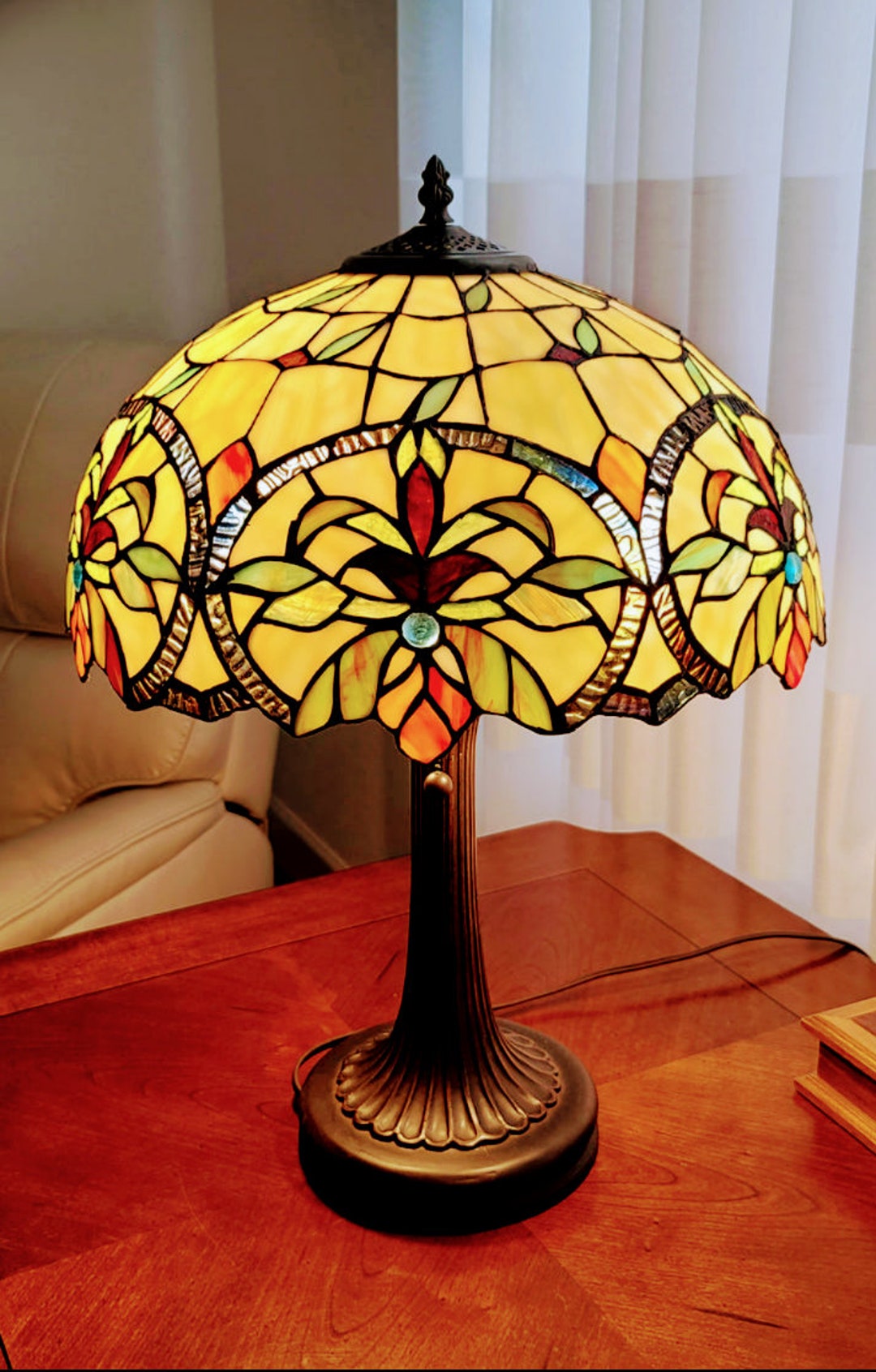 Tiffanystyle Lamp Stained Glass Gemstone Table Lamp Illuminating Home